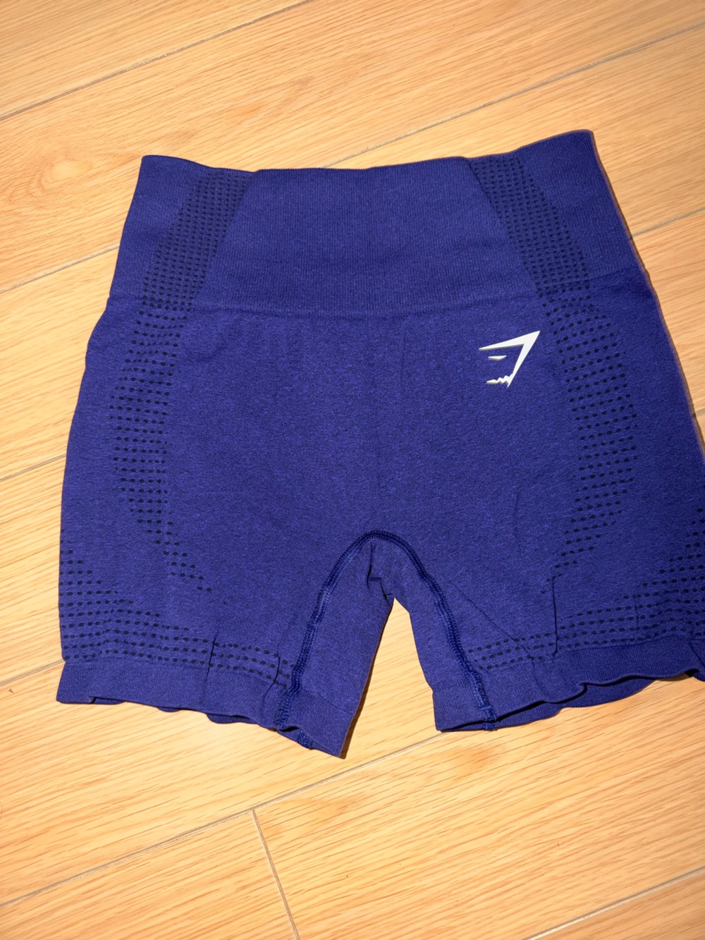 2 Gymshark short and 2 H&M all four together ** Negociable